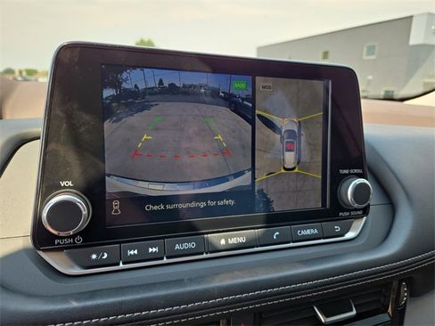 Used 2021 Nissan Rogue SV image 22