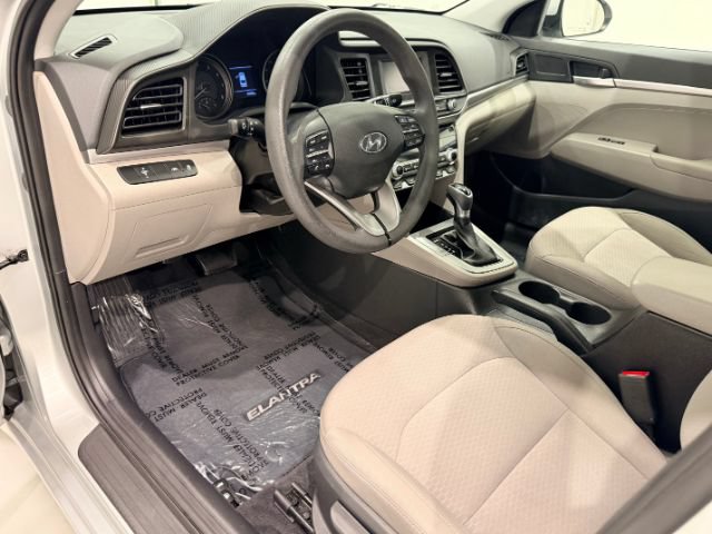 Used 2020 Hyundai Elantra SE FWD image 23