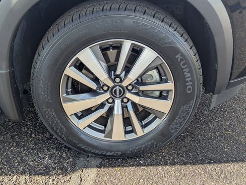 Certified 2024 Nissan Pathfinder SL image 10