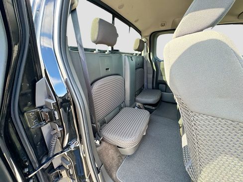 Used 2017 Nissan Frontier SV RWD image 26