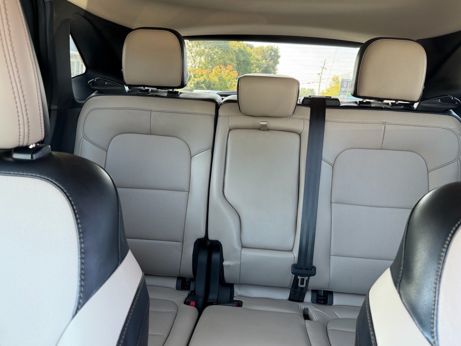 Used 2020 Ford Escape Titanium AWD/4WD image 24