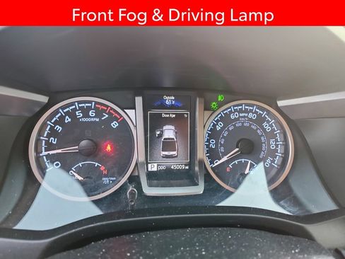 Used 2023 Toyota Tacoma SR5 w/ Technology Package AWD/4WD image 9
