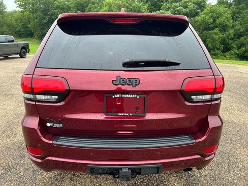 Used 2020 Jeep Grand Cherokee Altitude AWD/4WD image 4