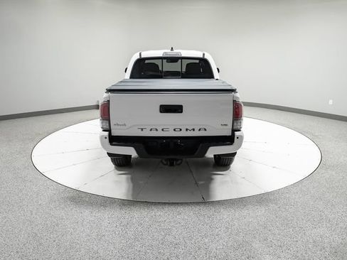 Used 2020 Toyota Tacoma Limited AWD/4WD image 37