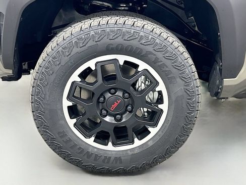 New 2026 Toyota Tacoma TRD Off-Road AWD/4WD image 9