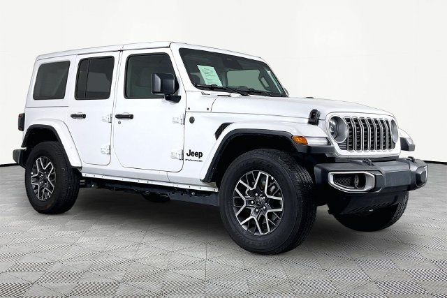 Used 2026 Jeep Wrangler Unlimited Sahara AWD/4WD image 3