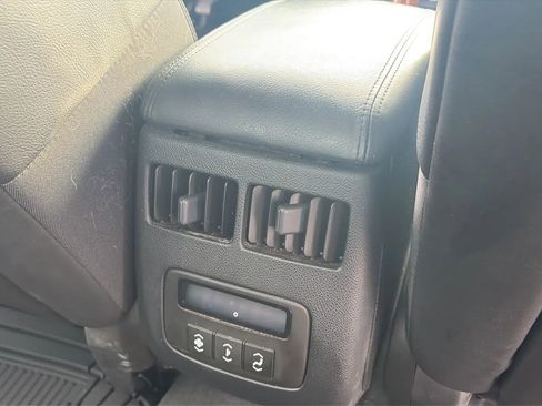 Used 2010 Cadillac DTS Premium image 45