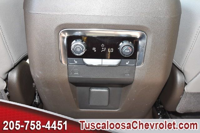 Used 2025 Chevrolet Suburban Z71 w/ Comfort Package AWD/4WD image 34