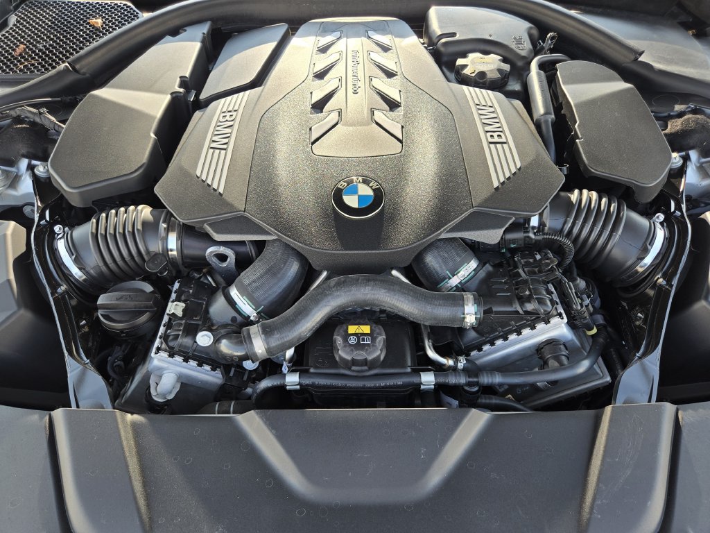 Used 2020 BMW 750i xDrive w/ Executive Package AWD/4WD image 32