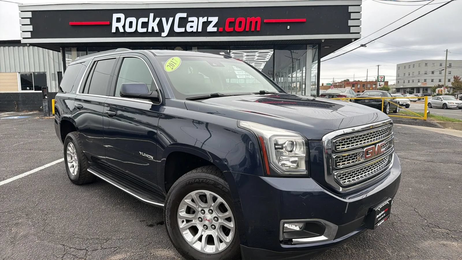 Used 2017 GMC Yukon SLT AWD/4WD image 1