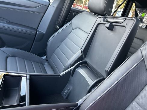 Used 2025 Volkswagen Atlas Cross Sport SEL image 36