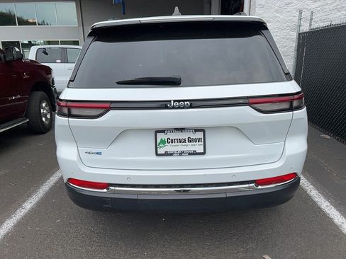 Used 2024 Jeep Grand Cherokee Limited 4xe AWD/4WD image 7