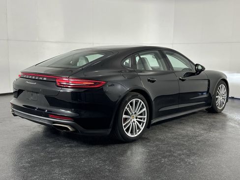Used 2018 Porsche Panamera 4 image 11