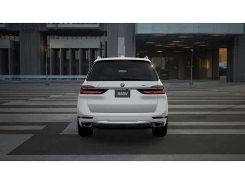 Used 2026 BMW X7 xDrive40i image 5