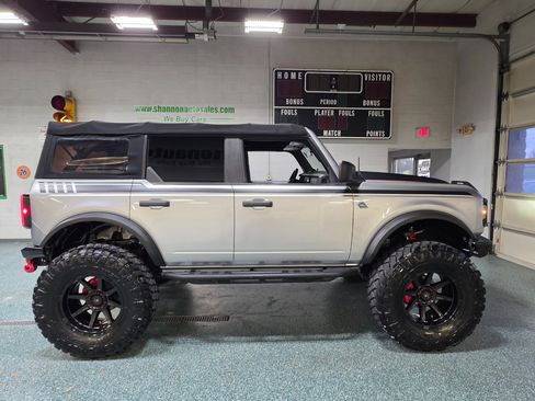 Used 2022 Ford Bronco Black Diamond image 8