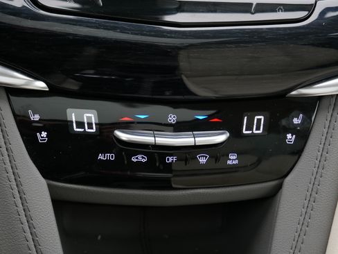 Used 2024 Cadillac XT6 Premium Luxury AWD/4WD image 24