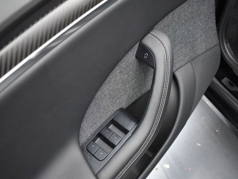 Used 2023 Tesla Model S Plaid image 8