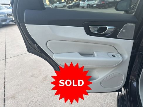 Certified 2023 Volvo XC60 B6 Ultimate w/ Protection Package Premier image 18