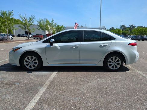 Used 2024 Toyota Corolla LE FWD image 7