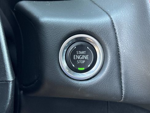 Used 2024 Chevrolet Suburban RST RWD image 18