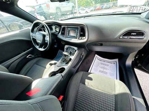 Used 2017 Dodge Challenger R/T image 16