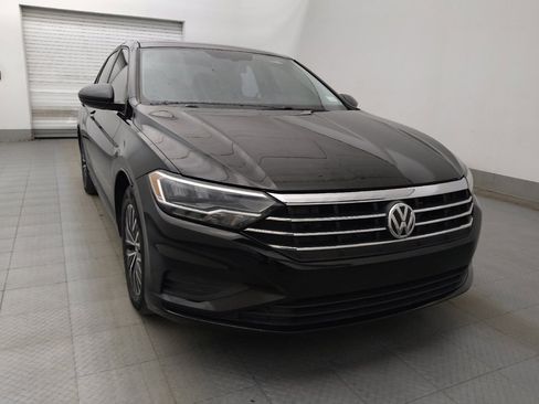 Used 2019 Volkswagen Jetta SE w/ Cold Weather Package FWD image 13