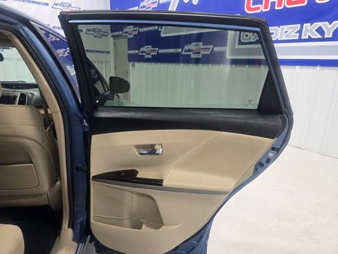 Used 2011 Toyota Venza image 23