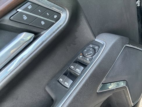 Used 2025 GMC Sierra 1500 SLT AWD/4WD image 12