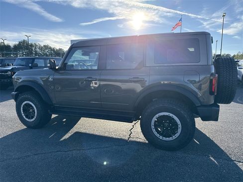 New 2025 Ford Bronco Outer Banks w/ Sasquatch Package image 4