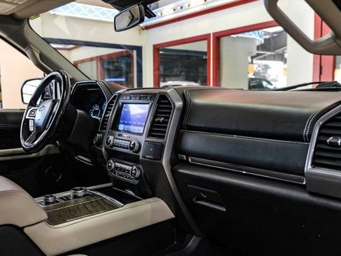 Used 2021 Ford Expedition Platinum image 13