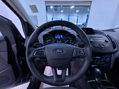 Used 2017 Ford Escape SE FWD image 15