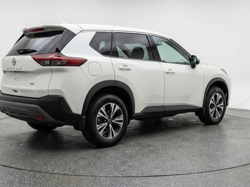 Used 2025 Nissan Rogue SV image 9