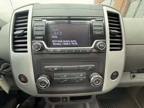 Used 2018 Nissan Frontier S image 23