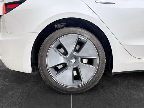 Used 2022 Tesla Model 3 Long Range AWD/4WD image 33