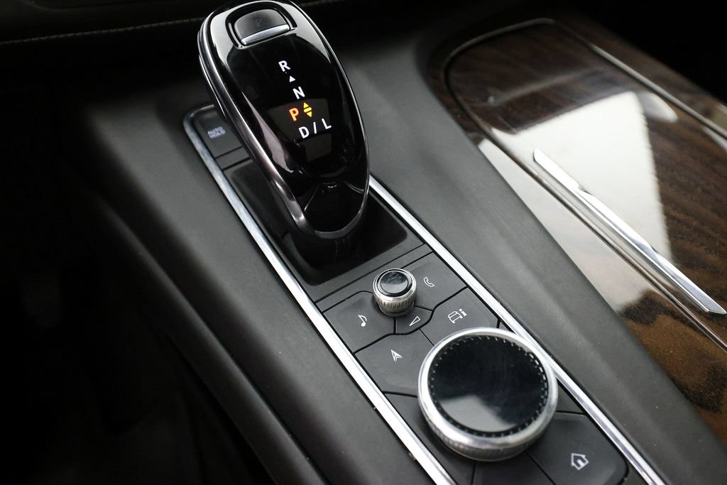 Used 2022 Cadillac Escalade Sport Platinum w/ Heavy-Duty Trailer Package AWD/4WD image 27