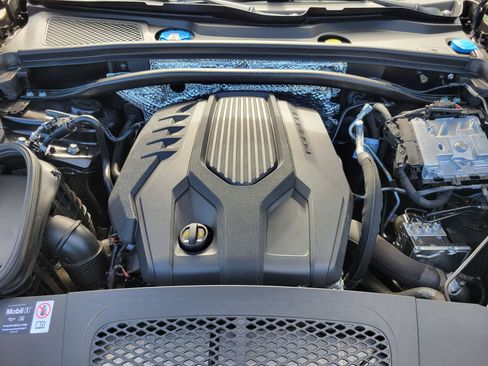 Used 2025 Porsche Macan image 35