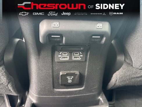 Used 2025 Jeep Wrangler Unlimited Sahara AWD/4WD image 28