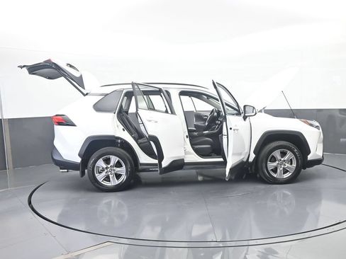 Used 2025 Toyota RAV4 XLE w/ Convenience Package FWD image 67