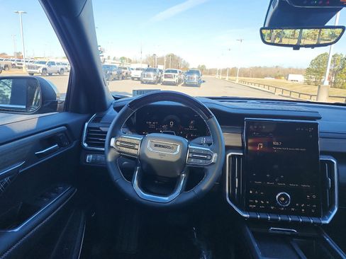 New 2026 GMC Acadia Denali w/ Super Cruise Package FWD image 11