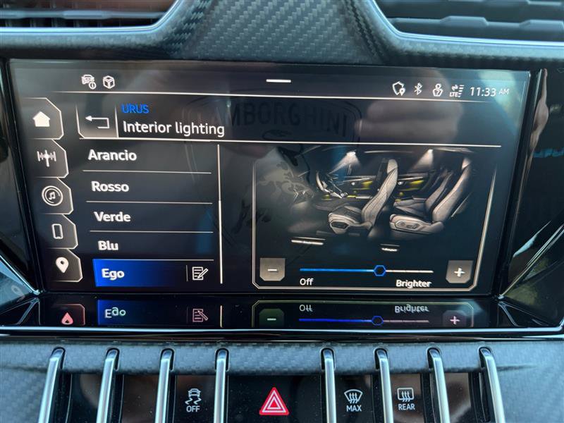 Used 2024 Lamborghini Urus Performante AWD/4WD image 24