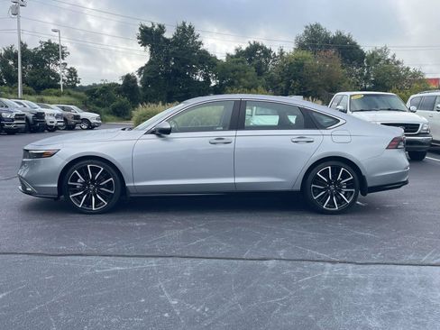 Used 2023 Honda Accord Touring image 4