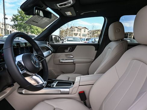 New 2026 Mercedes-Benz GLB 250 image 14