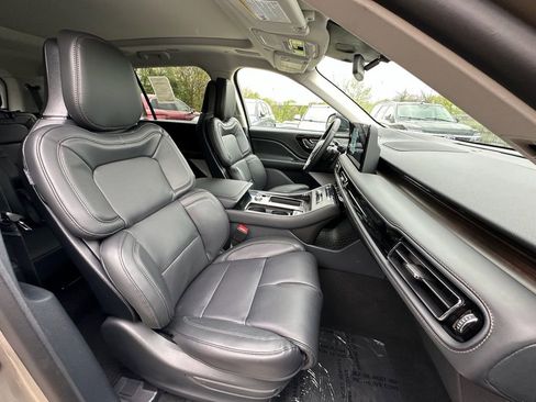 New 2026 Lincoln Aviator Reserve w/ Luxury Package AWD/4WD image 23