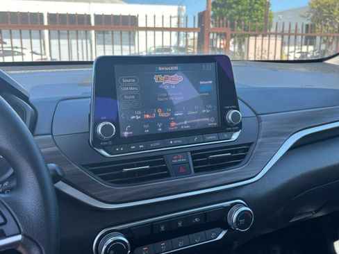 Used 2025 Nissan Altima 2.5 SV FWD image 20