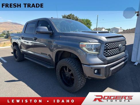 Used 2018 Toyota Tundra SR5 AWD/4WD image 1