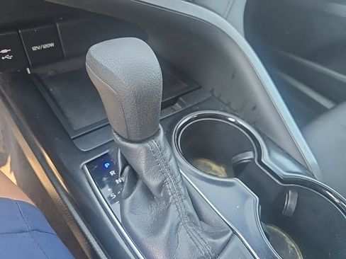 Used 2018 Toyota Camry LE FWD image 16