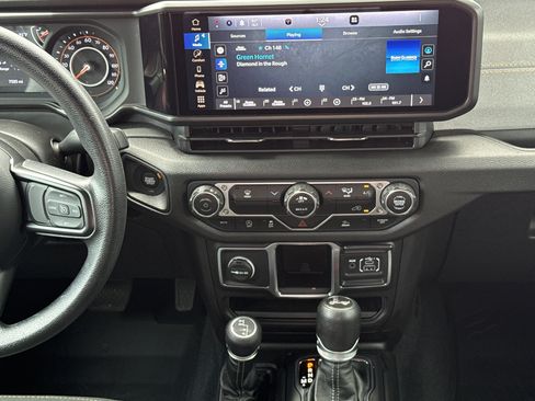 Used 2024 Jeep Wrangler Sport AWD/4WD image 28