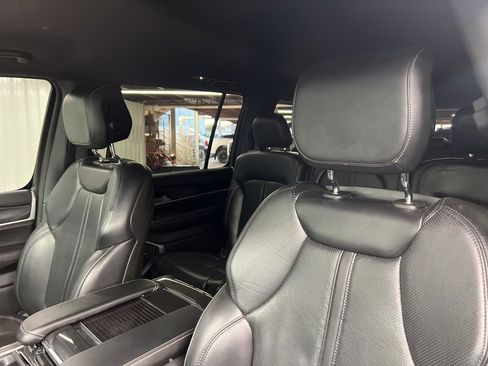 Used 2022 Jeep Wagoneer Series I image 17