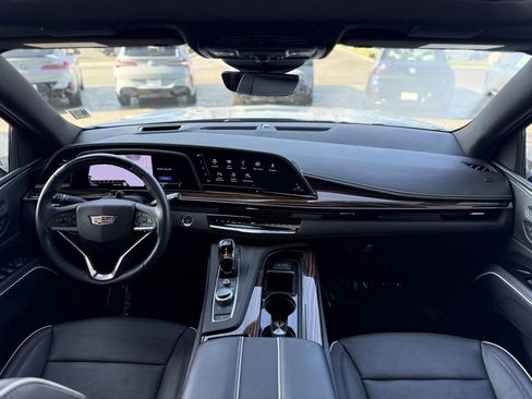 Used 2023 Cadillac Escalade Premium Luxury image 15
