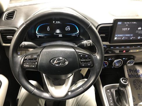 Used 2023 Hyundai Venue SEL image 26